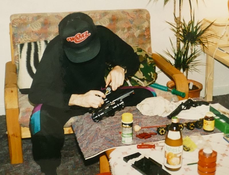 Waffenpflege im eigenen Wohnzimmer