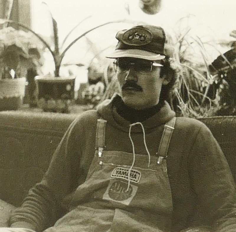 Ein Yamaha-Mechaniker auf der Couch