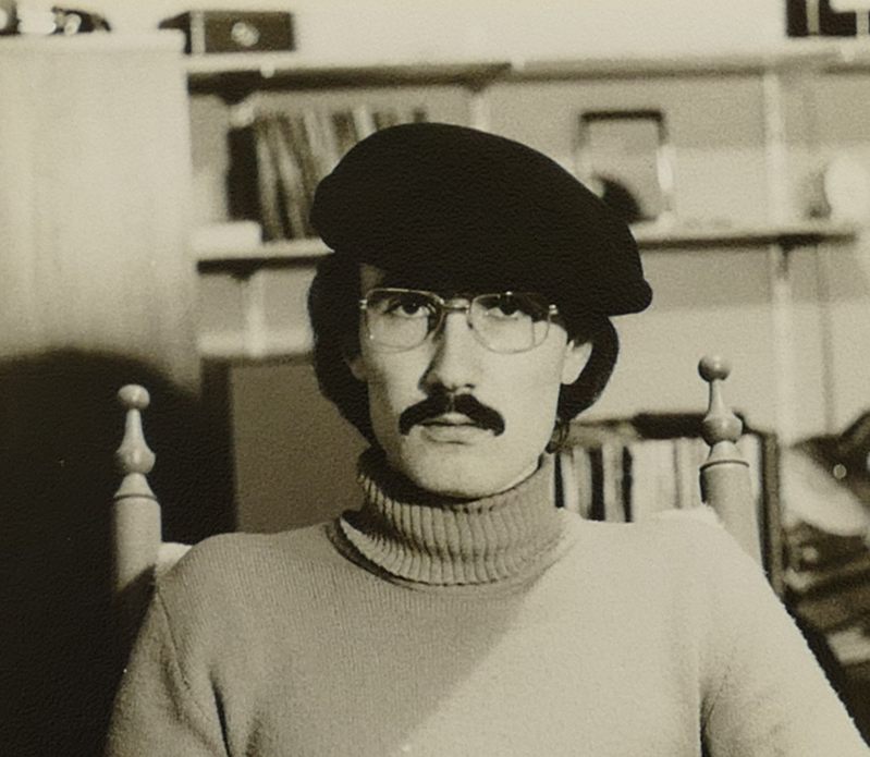 Beret und Schnurrbart