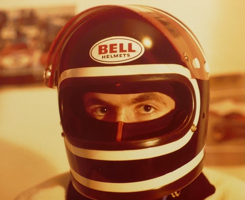 Helm im Jacky Ickx-Design