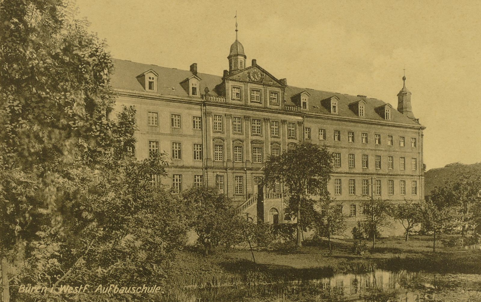 Aufbauschule von hinten 1940