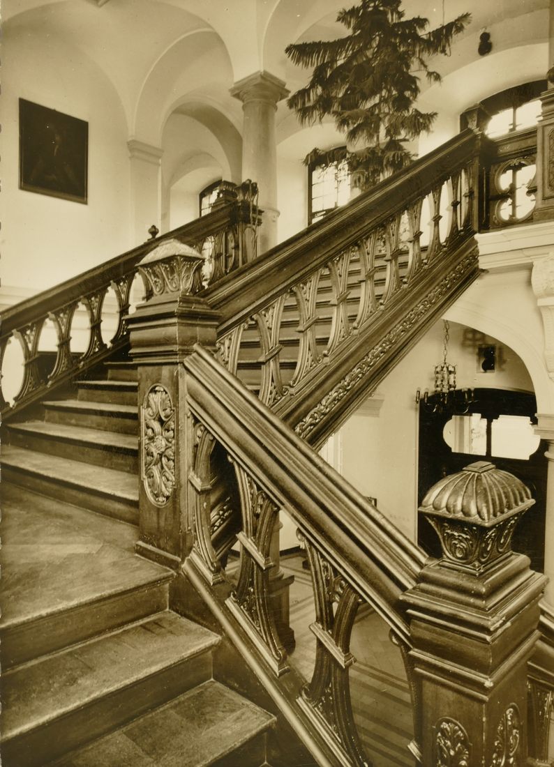 Mauritius-Gymnasium 1960: innerer Treppenaufgang