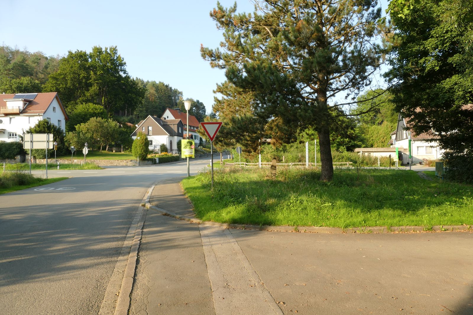 Kreuzung L637 mit Eichenweg/Mummental