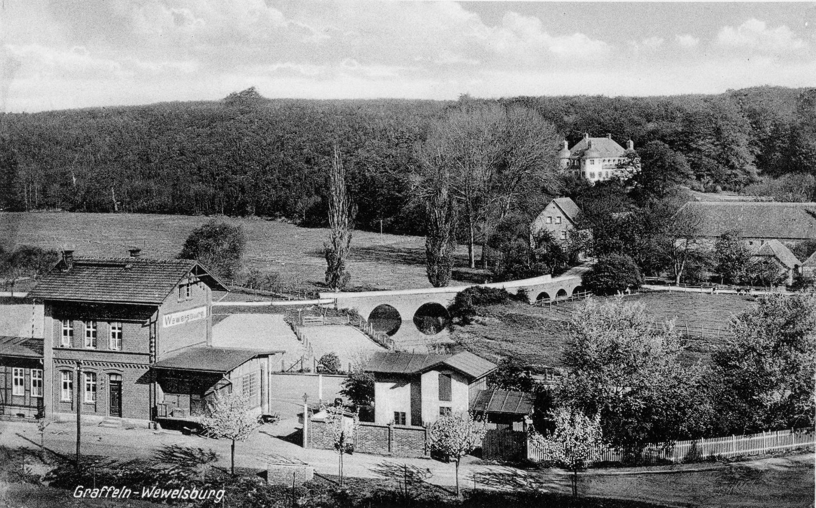04 Bf Wewelsburg mit Straßenbrücke
