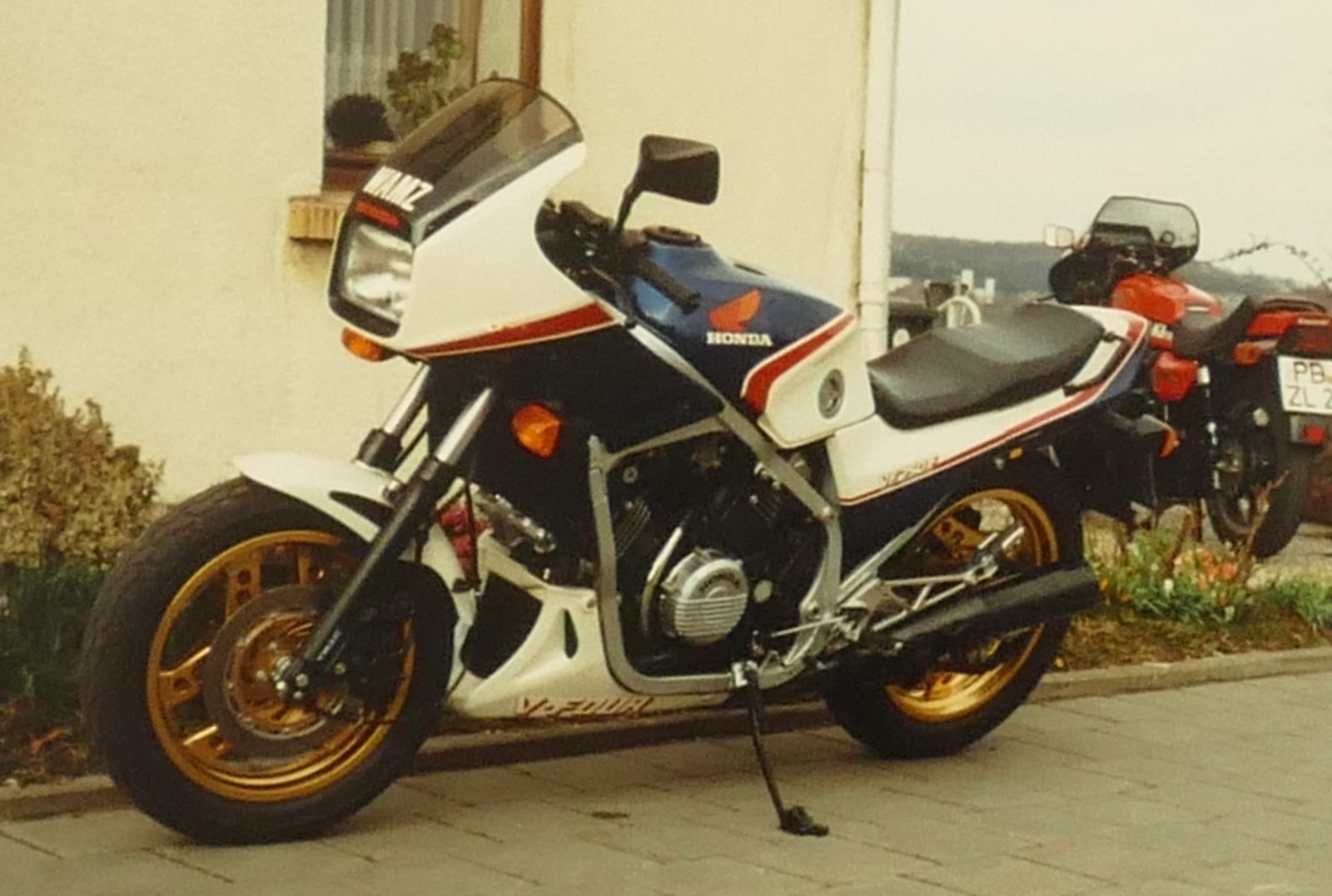 1983 Honda VF750F_1600b