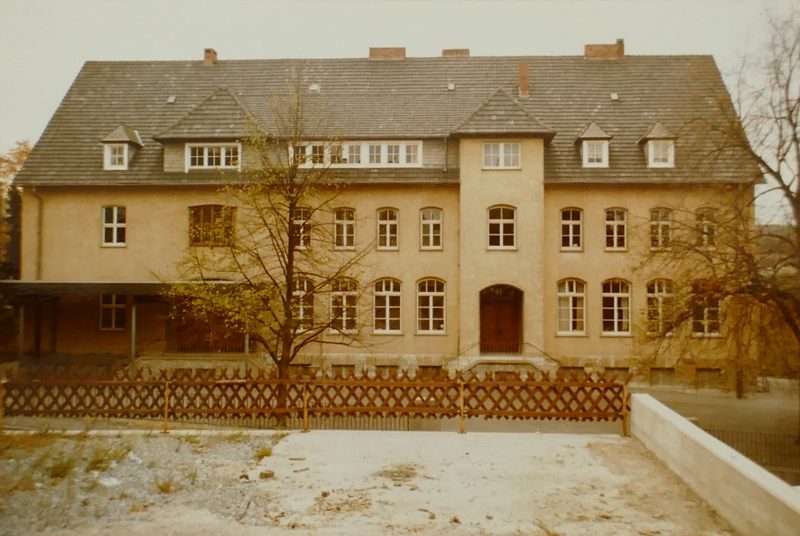 1983 Mädchenschule