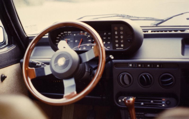 1986 AR Gulietta Lenkrad