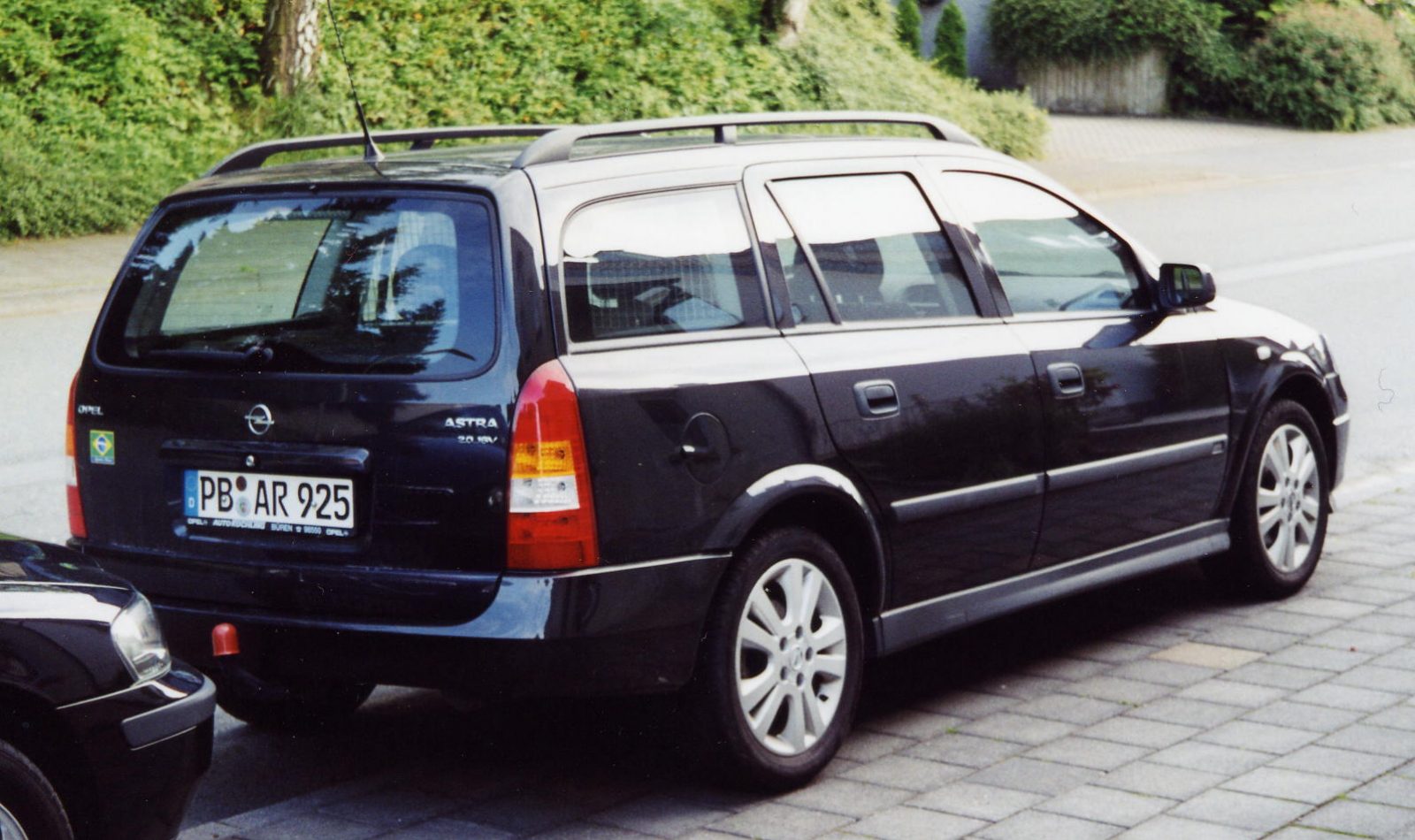 1999 Opel Astra Caravan 2000 a