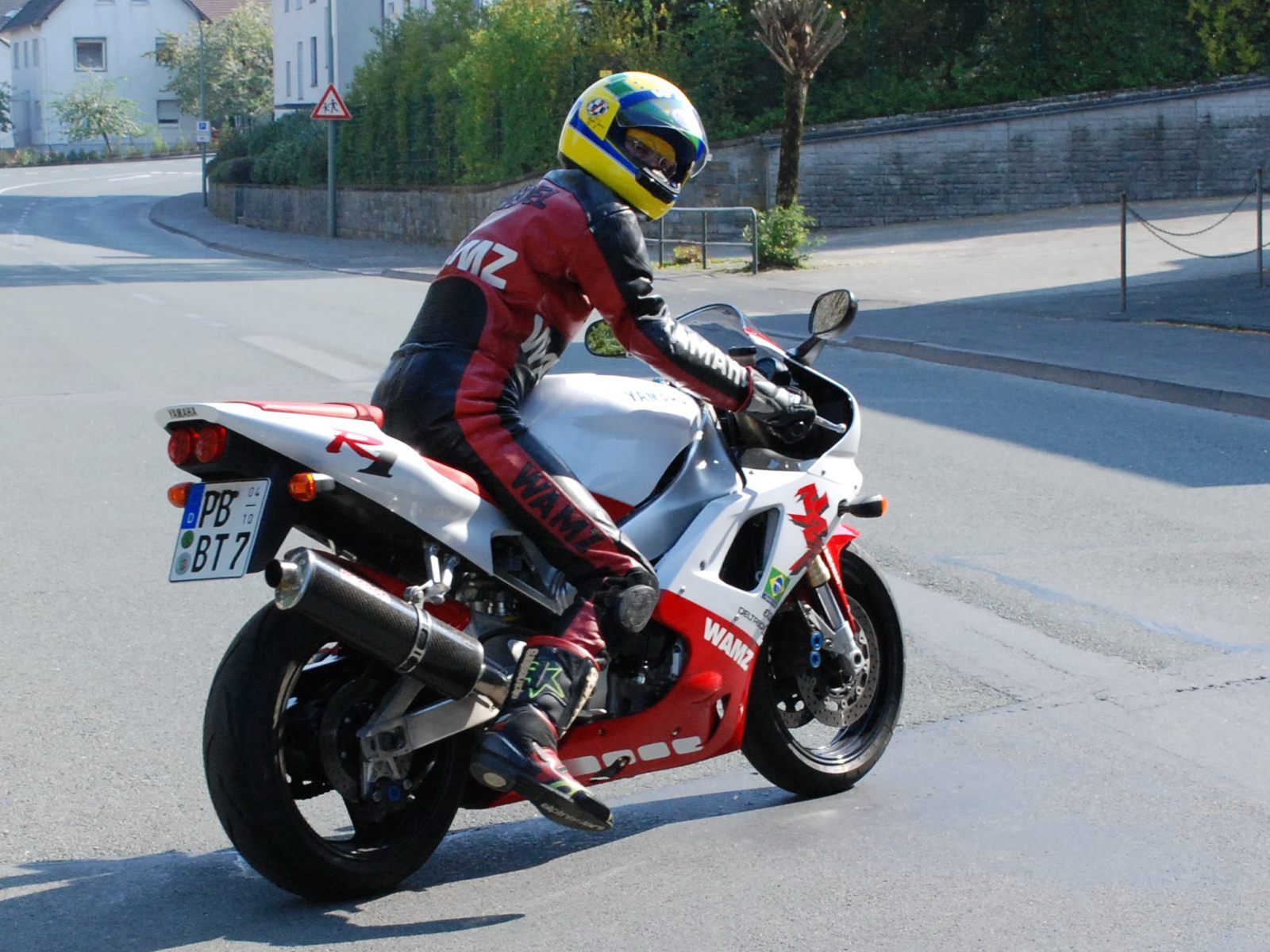 2011 R1 Straße