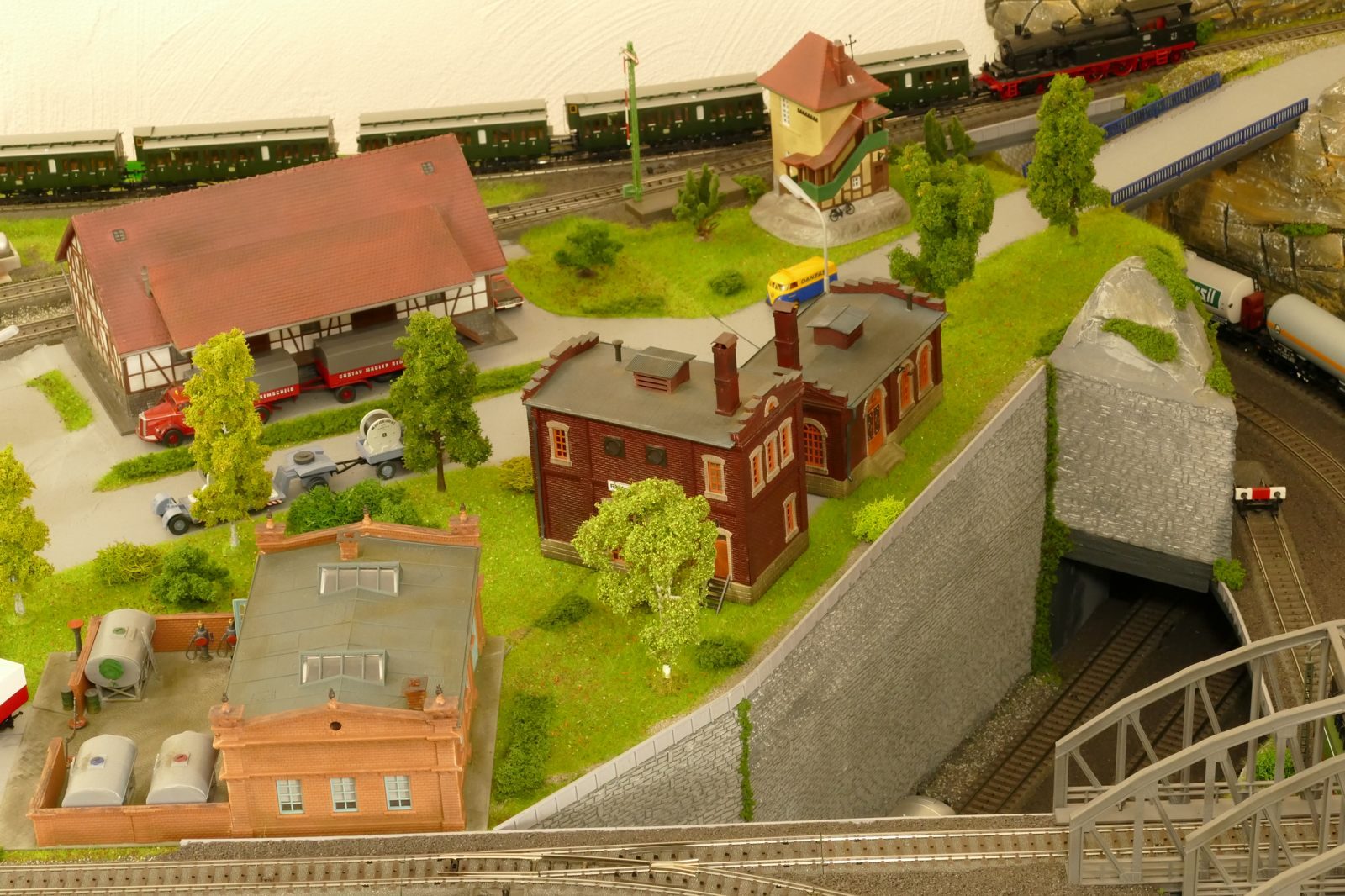 Weitere Betriebe sorgen für sichere Arbeitsplätze