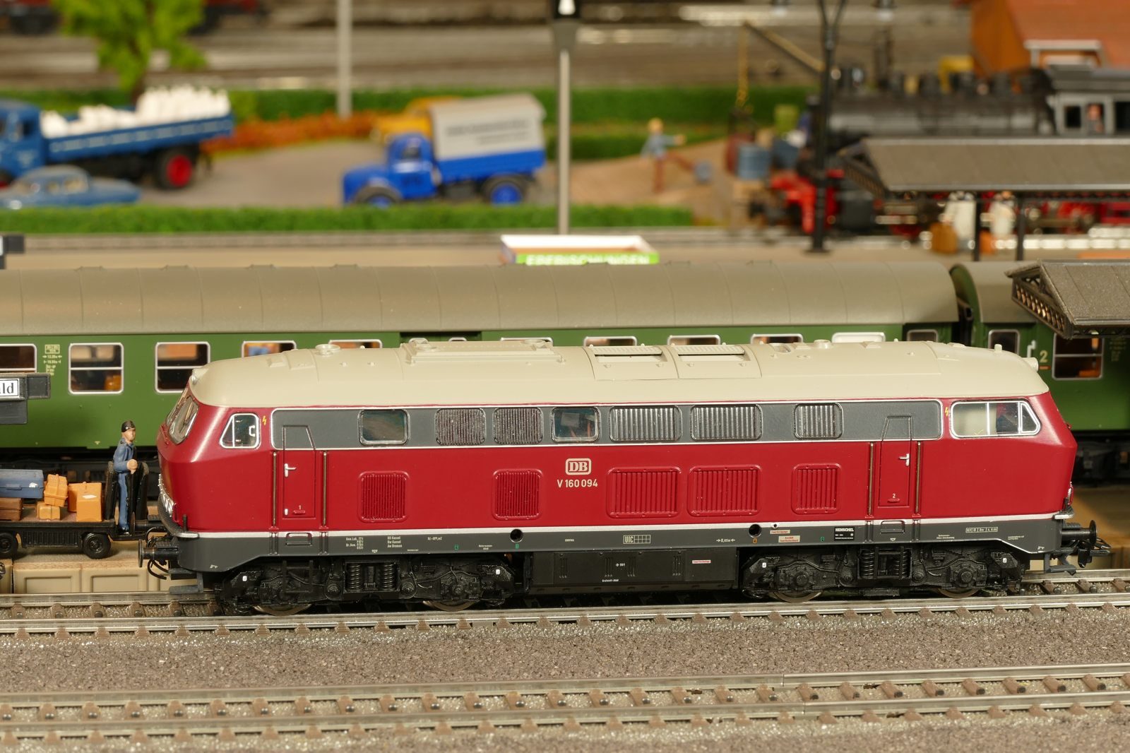 V160 zog auch den Heckeneilzug in den 1970er Jahren