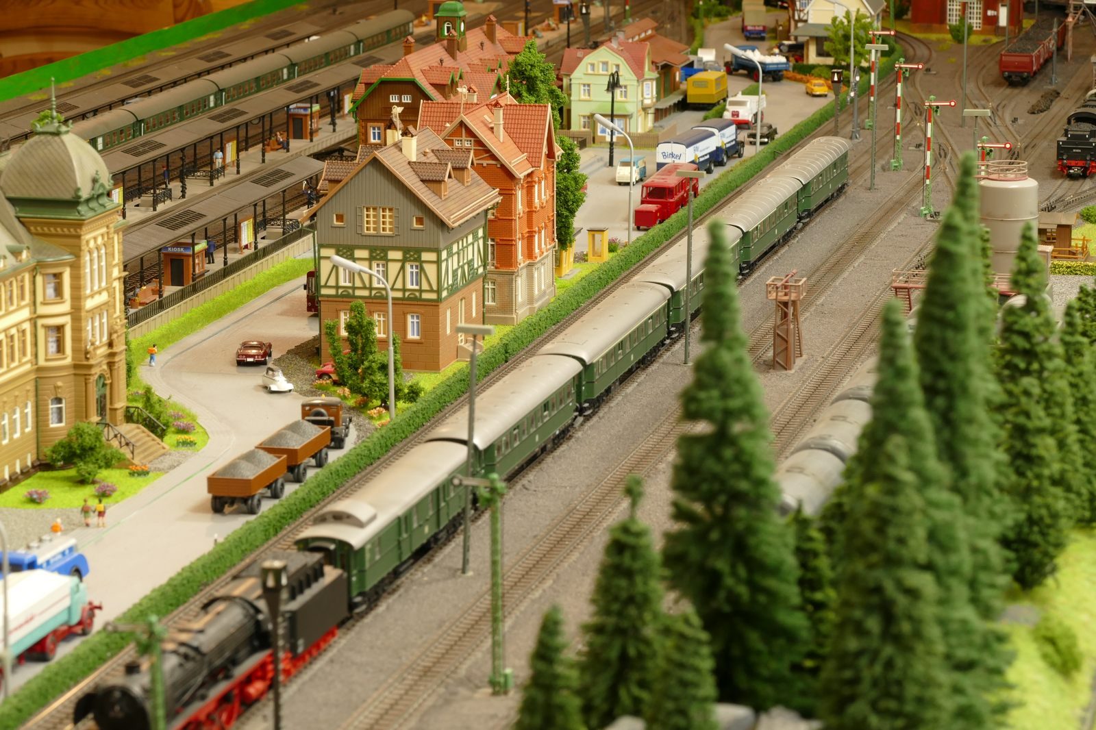 Der Brilon-Wald Bahnhof mit den Güterzuggleisen