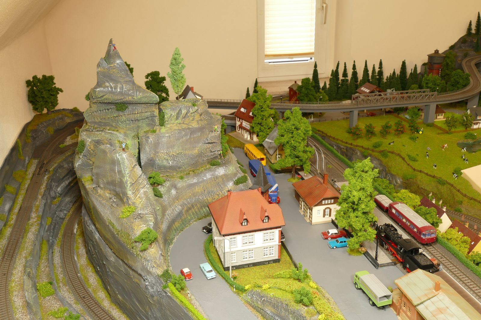 Silbach und Berganlage