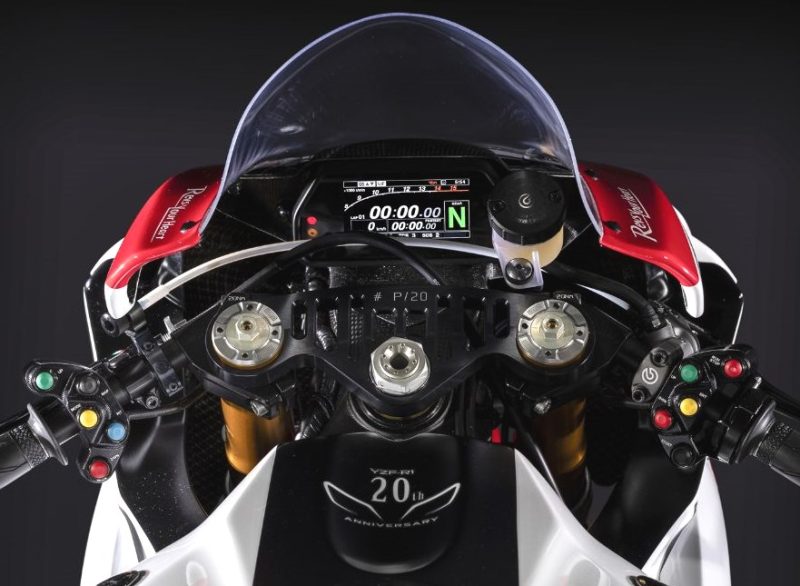 2019er Yamaha YZF R1 GYTR Cockpit