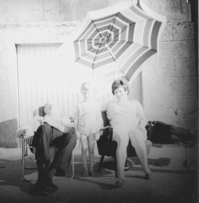 WH 1967 Familie hinterm Haus_0800