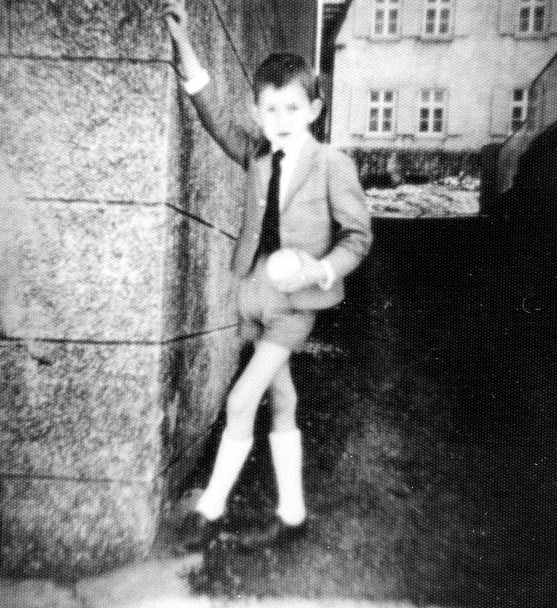 WH 1967 Raimund hinterm Haus_0800