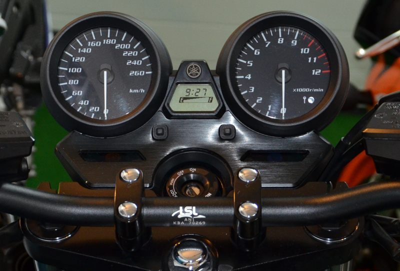 Yamaha XJR1300 Instrumente 2013